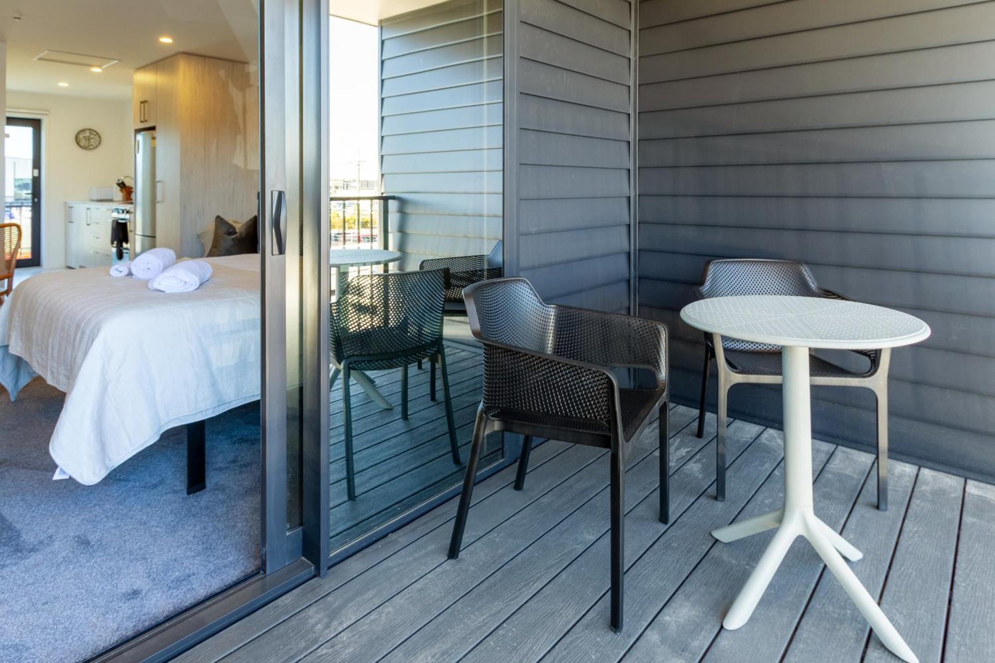 Explore From 8 Wilmer: Upper Level Cozy Studio Christchurch Buitenkant foto